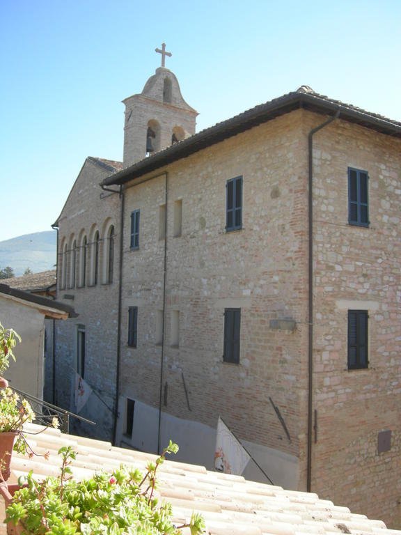 B&B La Casa Di Alice Foligno Exteriör bild