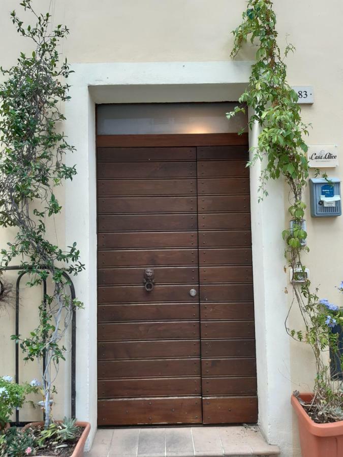 B&B La Casa Di Alice Foligno Exteriör bild
